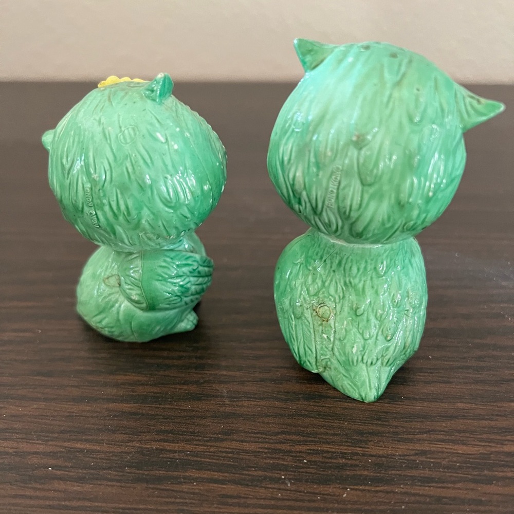 Green Owl Salt & Pepper Shakers with Red Eyes - Picture 2 of 3